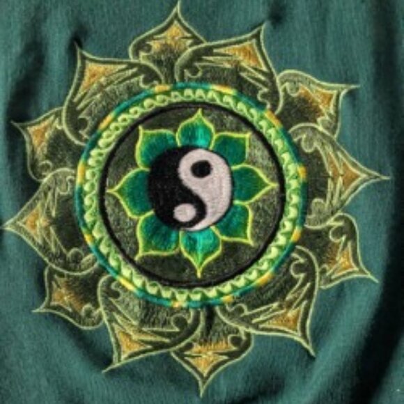 Sleeveless tank top with embroidered Mandela - NEW - Picture 1 of 8